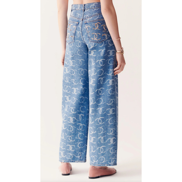 Chanel 23B Runway Light Blue Denim White CC Print Logo Baggy Oversized Jeans 34 - Picture 1 of 10